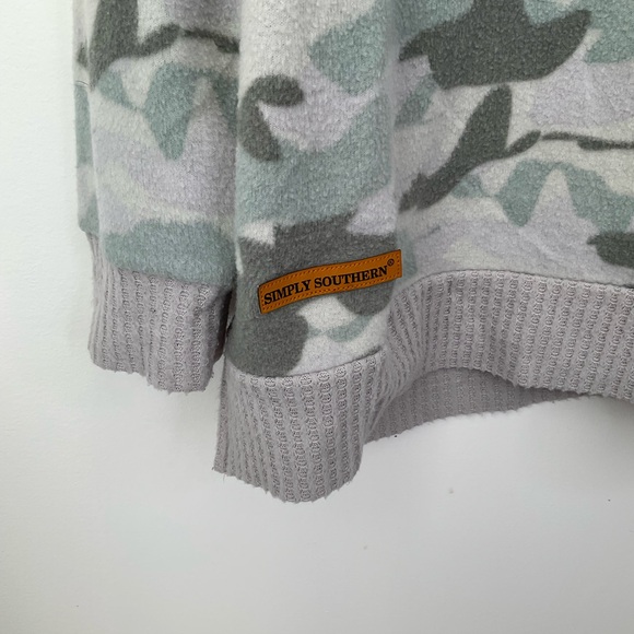 Simply Southern Gray and White WOMENS Camo Shirt size XL - Picture 2 of 6